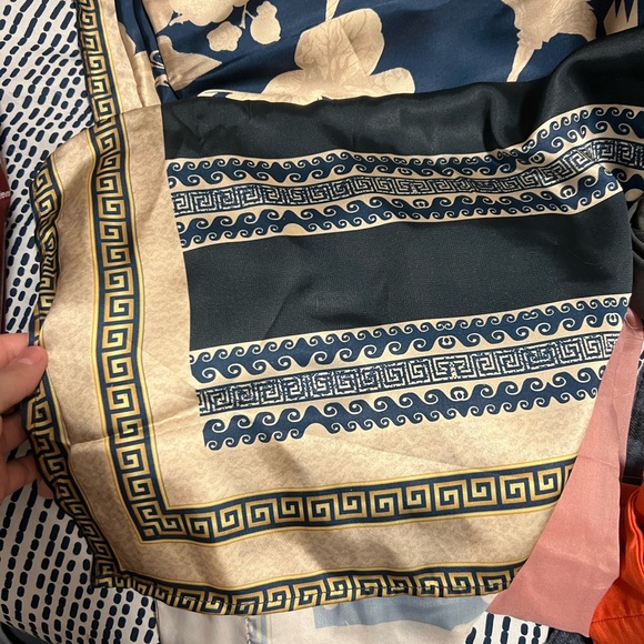 Elegant Blue and Beige Floral Saree - Picture 3 of 3